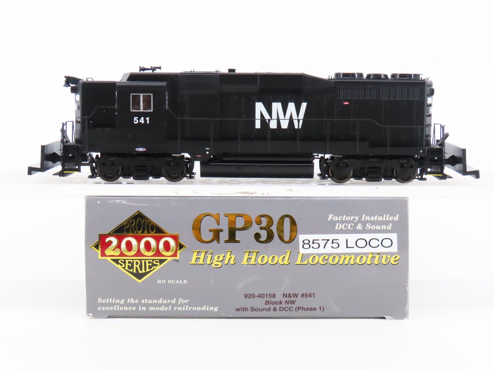 HO Proto 2000 920-40158 NW Norfolk & Western GP30 Diesel #541 w/ DCC & Sound