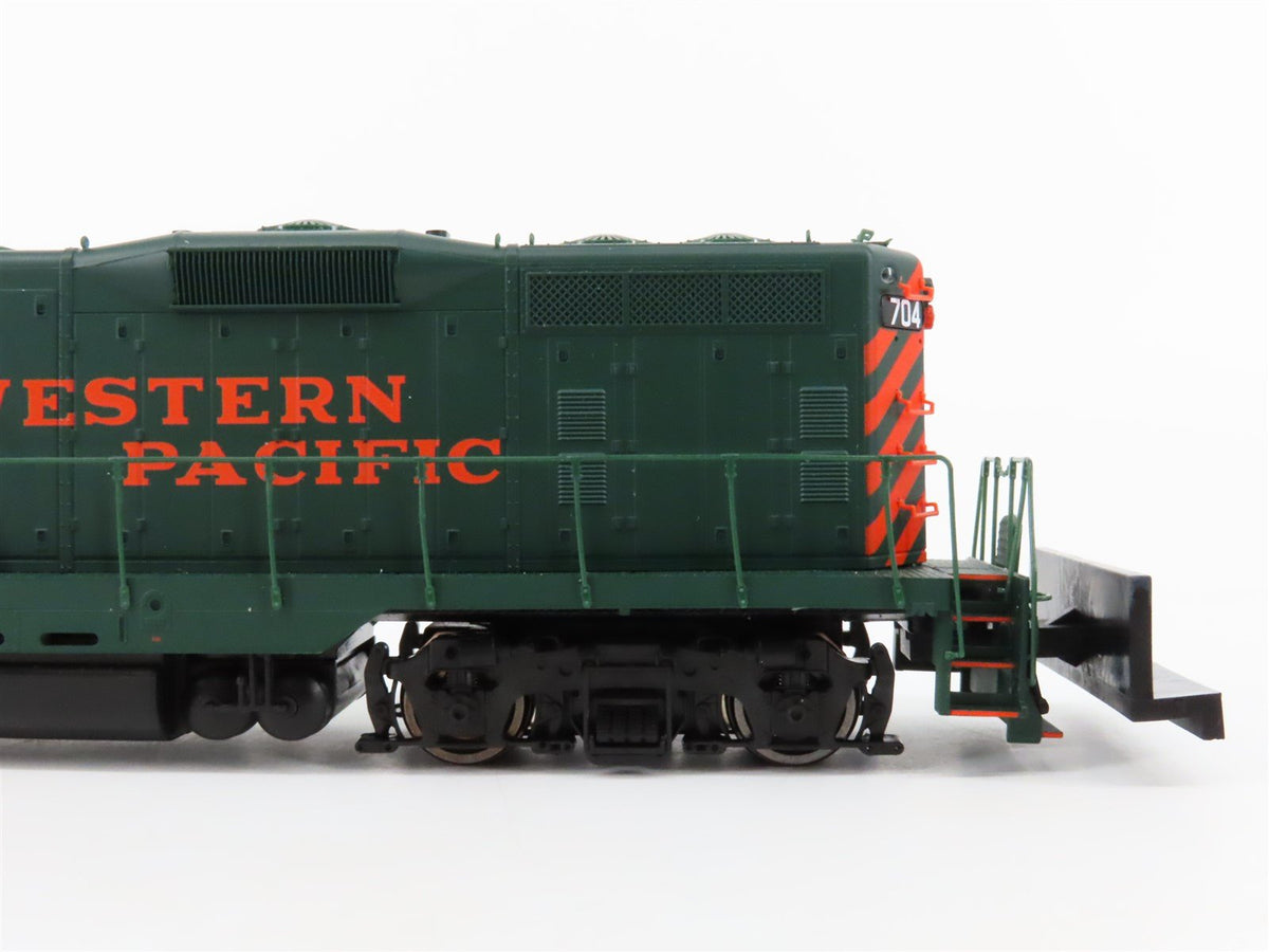 HO Proto 2000 920-40479 WP Western Pacific GP7 Ph. 2 Diesel #704 w/ DCC &amp; Sound