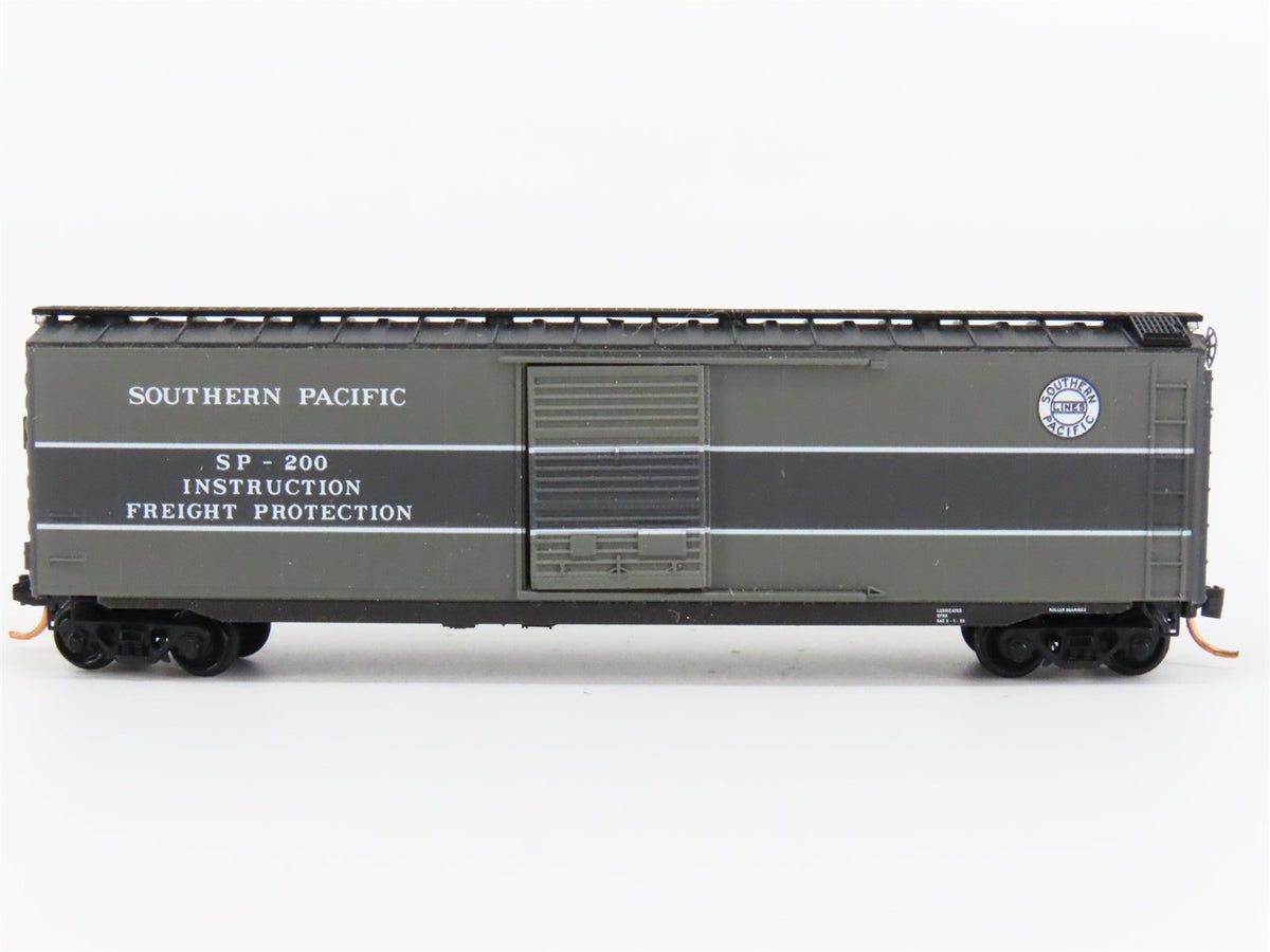 N Micro-Trains MTL #03100490 SP Southern Pacific 50&#39; Transparent Box Car #200