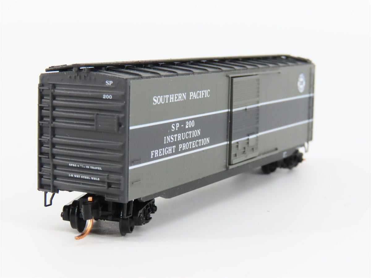 N Micro-Trains MTL #03100490 SP Southern Pacific 50&#39; Transparent Box Car #200