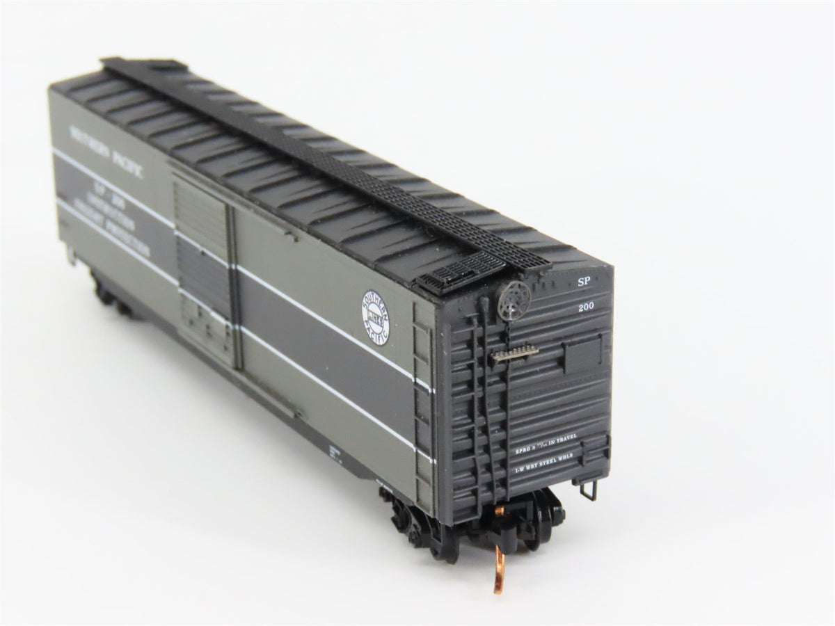 N Micro-Trains MTL #03100490 SP Southern Pacific 50&#39; Transparent Box Car #200