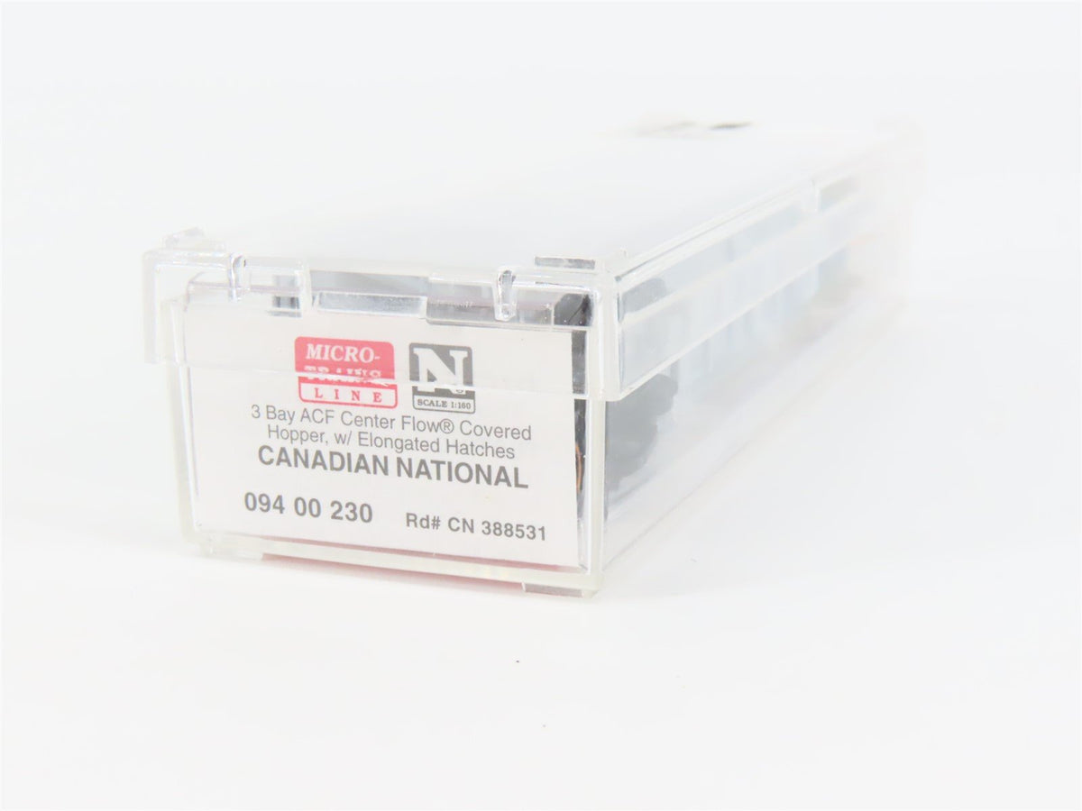 N Micro-Trains MTL #09400230 CN Canadian National 3-Bay Covered Hopper #388531