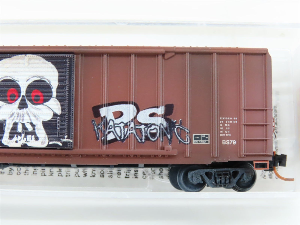 N Micro-Trains MTL 02544730 NS Norfolk Southern 50&#39; Box Car #400028 w/ Graffiti