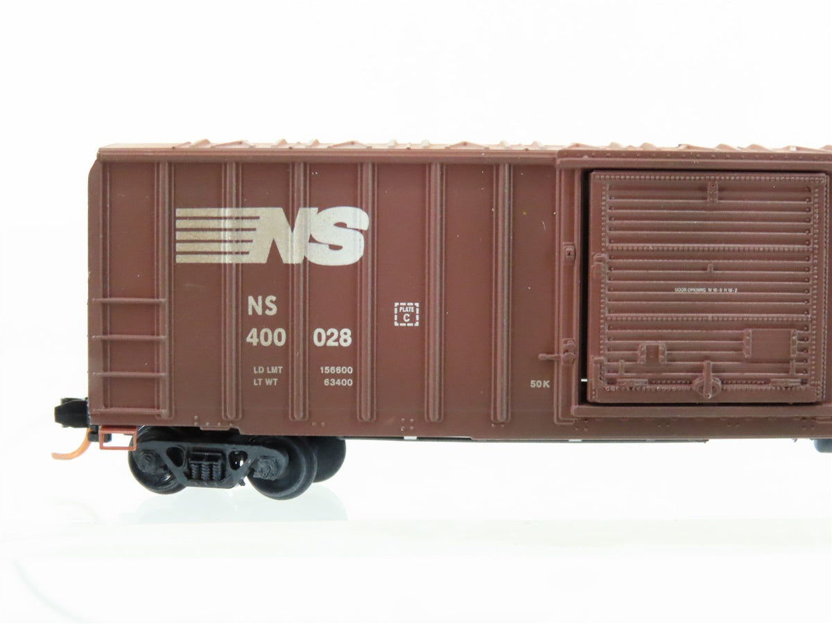 N Micro-Trains MTL 02544730 NS Norfolk Southern 50&#39; Box Car #400028 w/ Graffiti