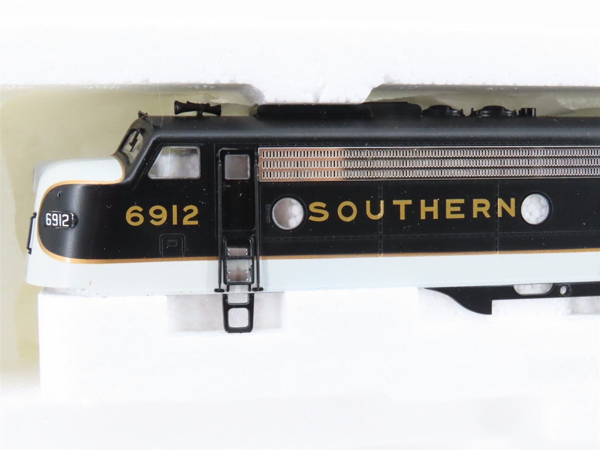 HO Scale Proto 2000 21012 Southern E8/9A Diesel Locomotive #6912