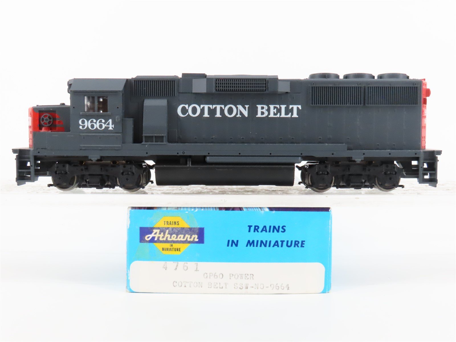 HO Scale Athearn 4761 SSW Cotton Belt GP60 Diesel Locomotive #9664