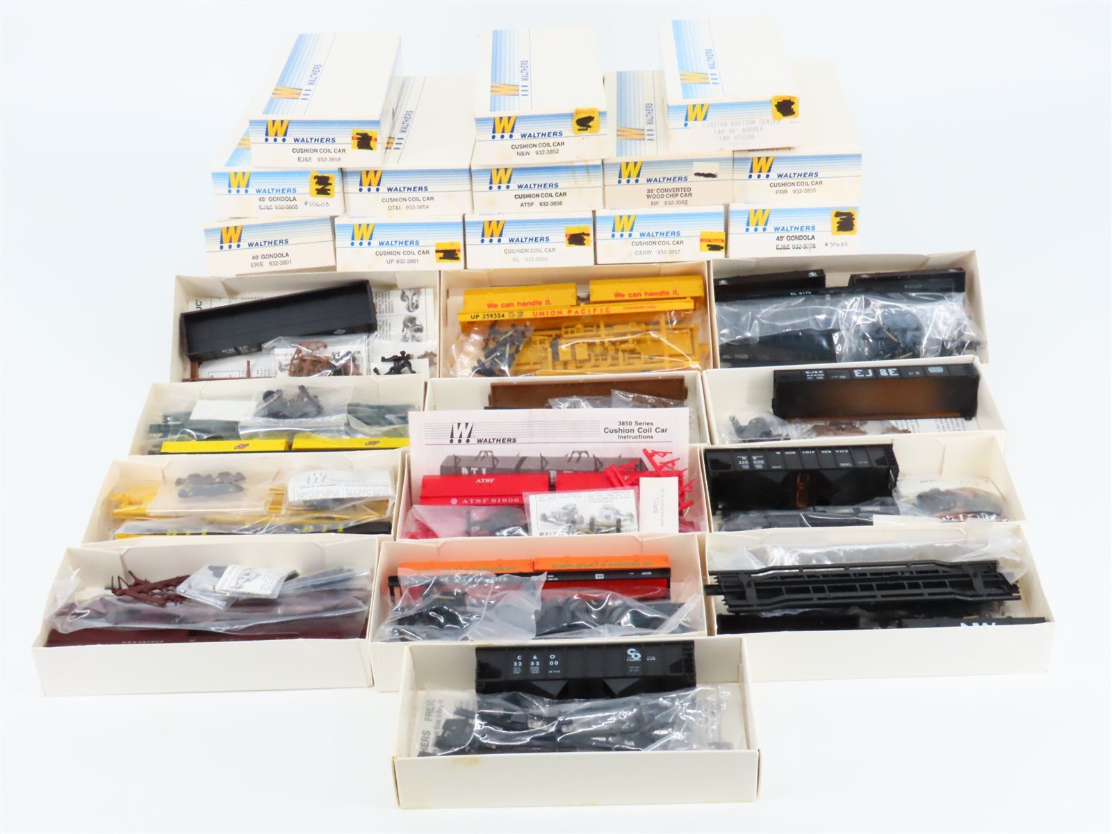 HO Scale LOT of 13 Walthers EL/EJ&E/PRR/ATSF/& More Assorted Freight Car Kits