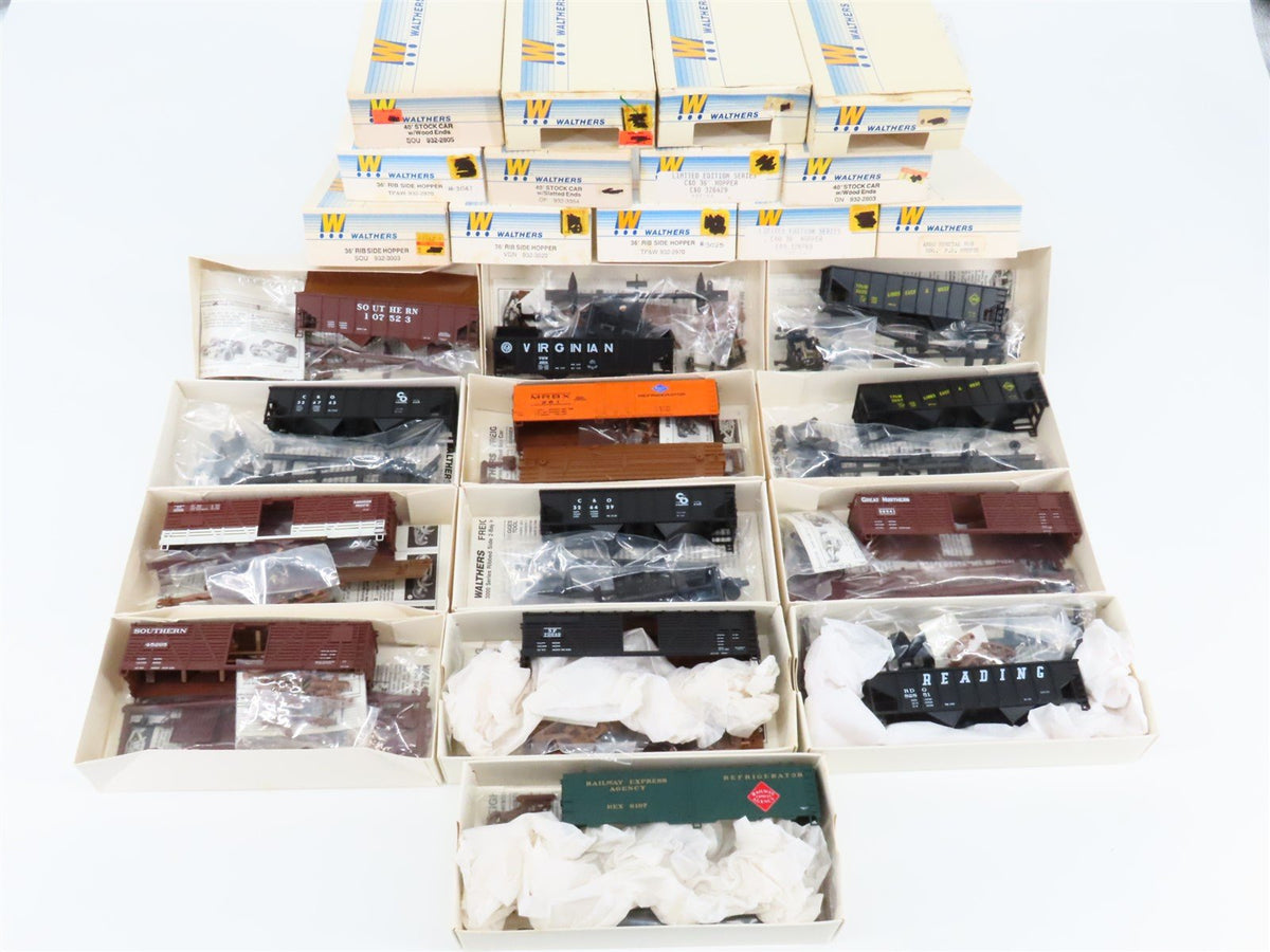 HO Scale LOT of 13 Walthers TP&amp;W/RDG/GN/CP/C&amp;O/&amp; More Assorted Freight Car Kits