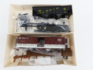 HO Scale LOT of 13 Walthers TP&W/RDG/GN/CP/C&O/& More Assorted Freight Car Kits