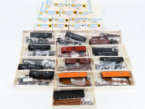 HO Scale LOT of 13 Walthers ATSF/N&W/MP/RDG/B&O/& More Assorted Freight Car Kits