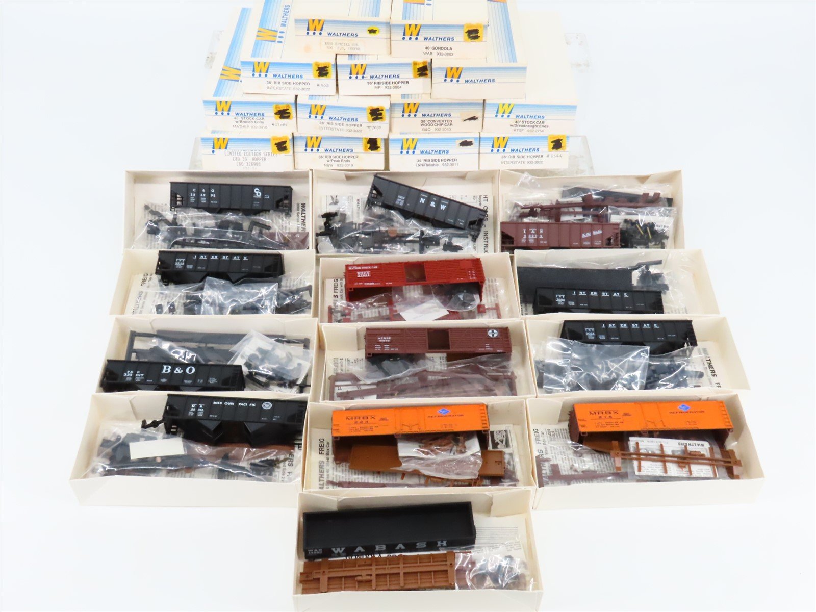 HO Scale LOT of 13 Walthers ATSF/N&W/MP/RDG/B&O/& More Assorted Freight Car Kits