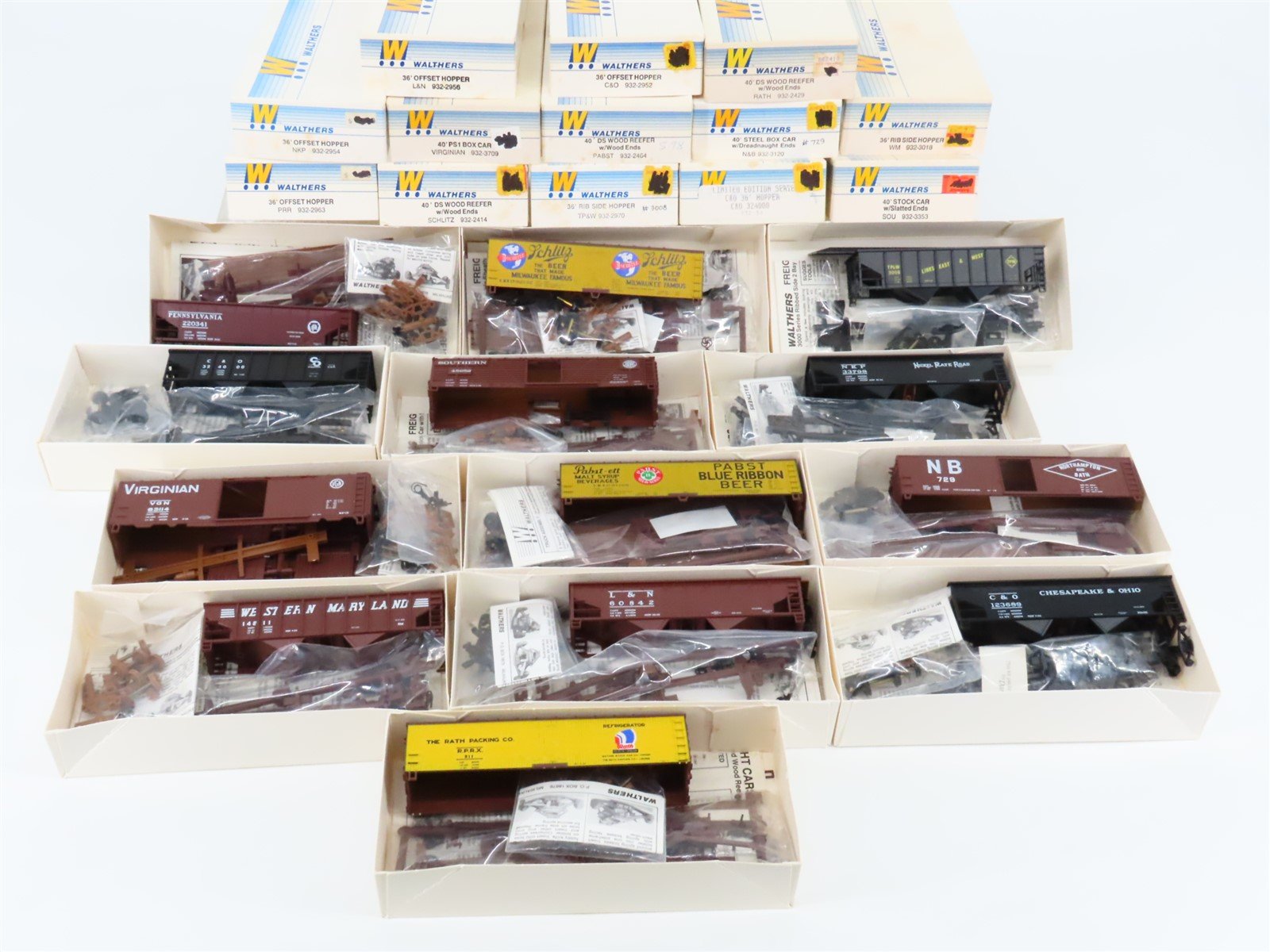 HO Scale LOT of 13 Walthers PABST/L&N/C&O/N&B/& More Assorted Freight Car Kits