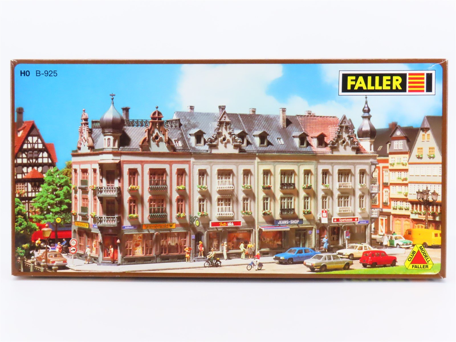 HO Scale FALLER Kit #B-925 "Schiller Street" Townhouse Shops Set