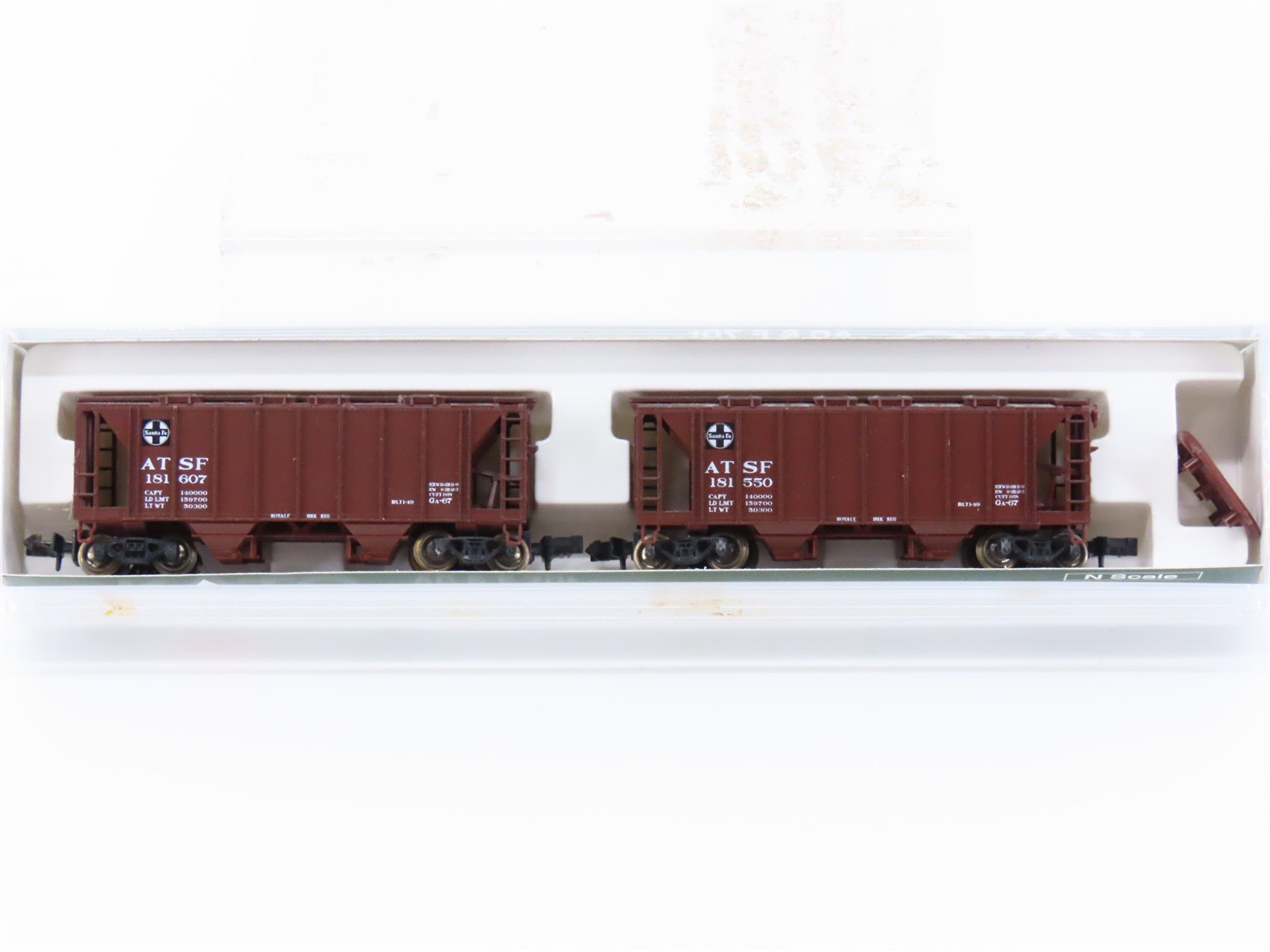 N Scale Kato 186-0101 ATSF Santa Fe Covered Hopper 2-Pack #1