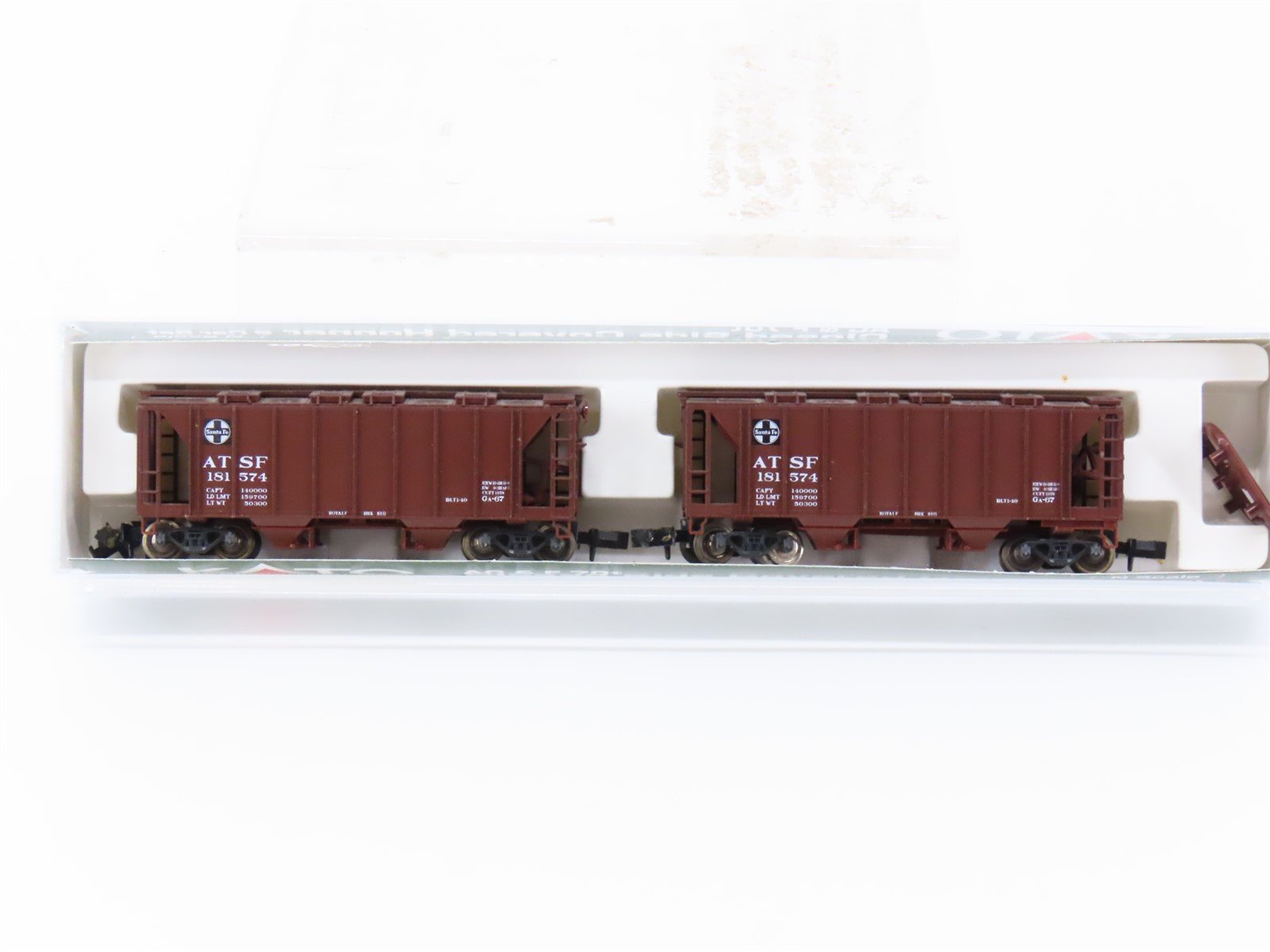 N Scale Kato 186-0101 ATSF Santa Fe Covered Hopper 2-Pack #2