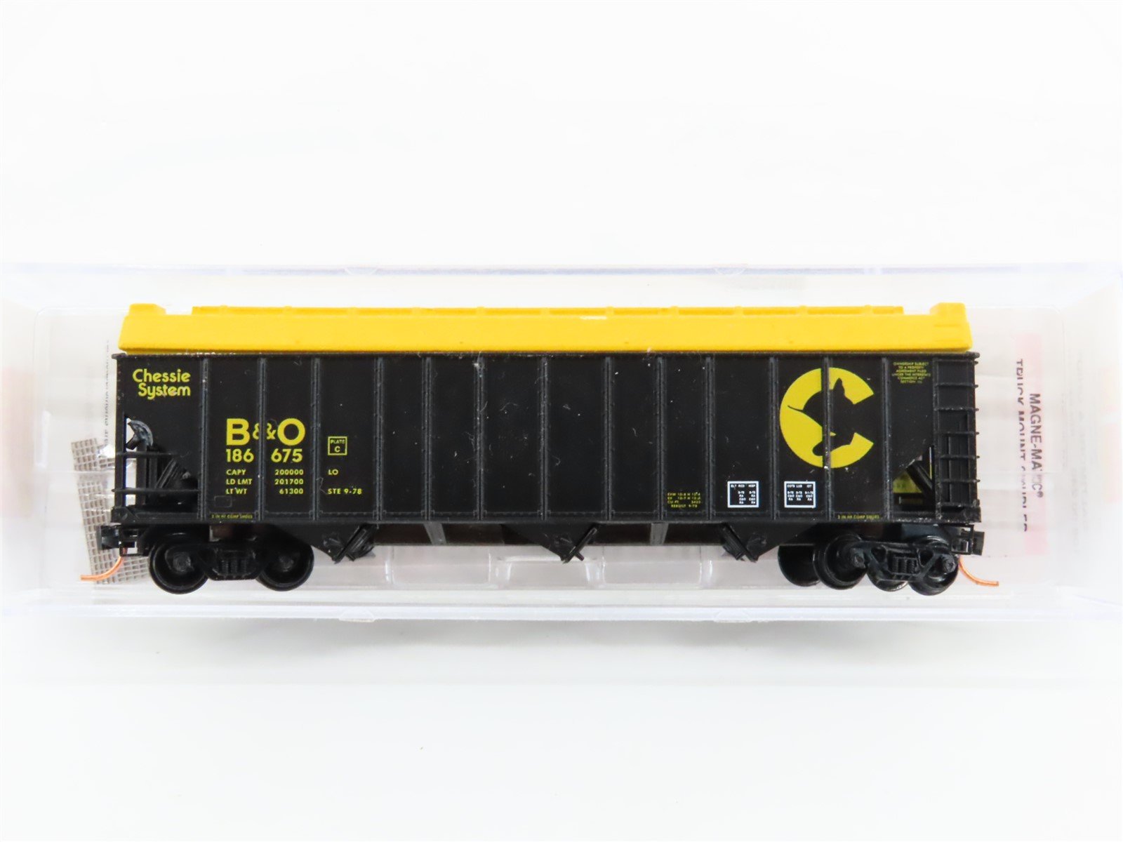 N Micro-Trains MTL #10800240 B&O Chessie System 3-Bay Covered Hopper #186675