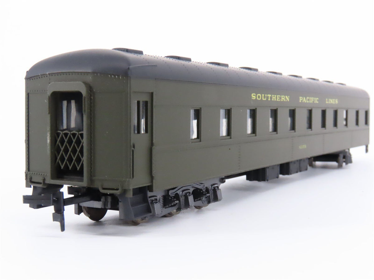 HO Scale Rivarossi RIV2883 SP Southern Pacific Lines Sleeper Passenger Car