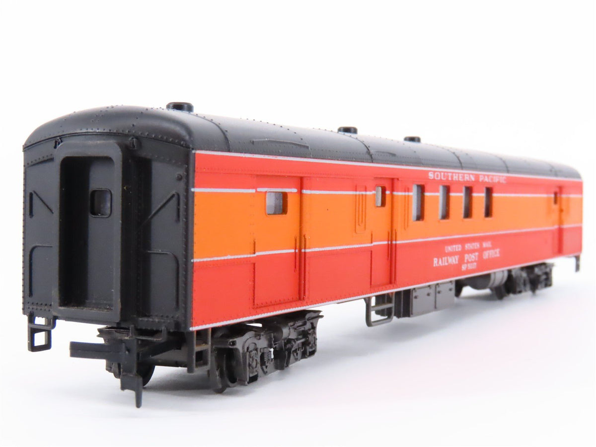 HO Scale AHM 6403-SP SP Southern Pacific Railroad 72&#39; RPO Passenger Car #5037