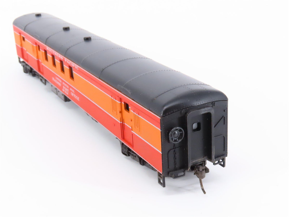 HO Scale AHM 6403-SP SP Southern Pacific Railroad 72&#39; RPO Passenger Car #5037