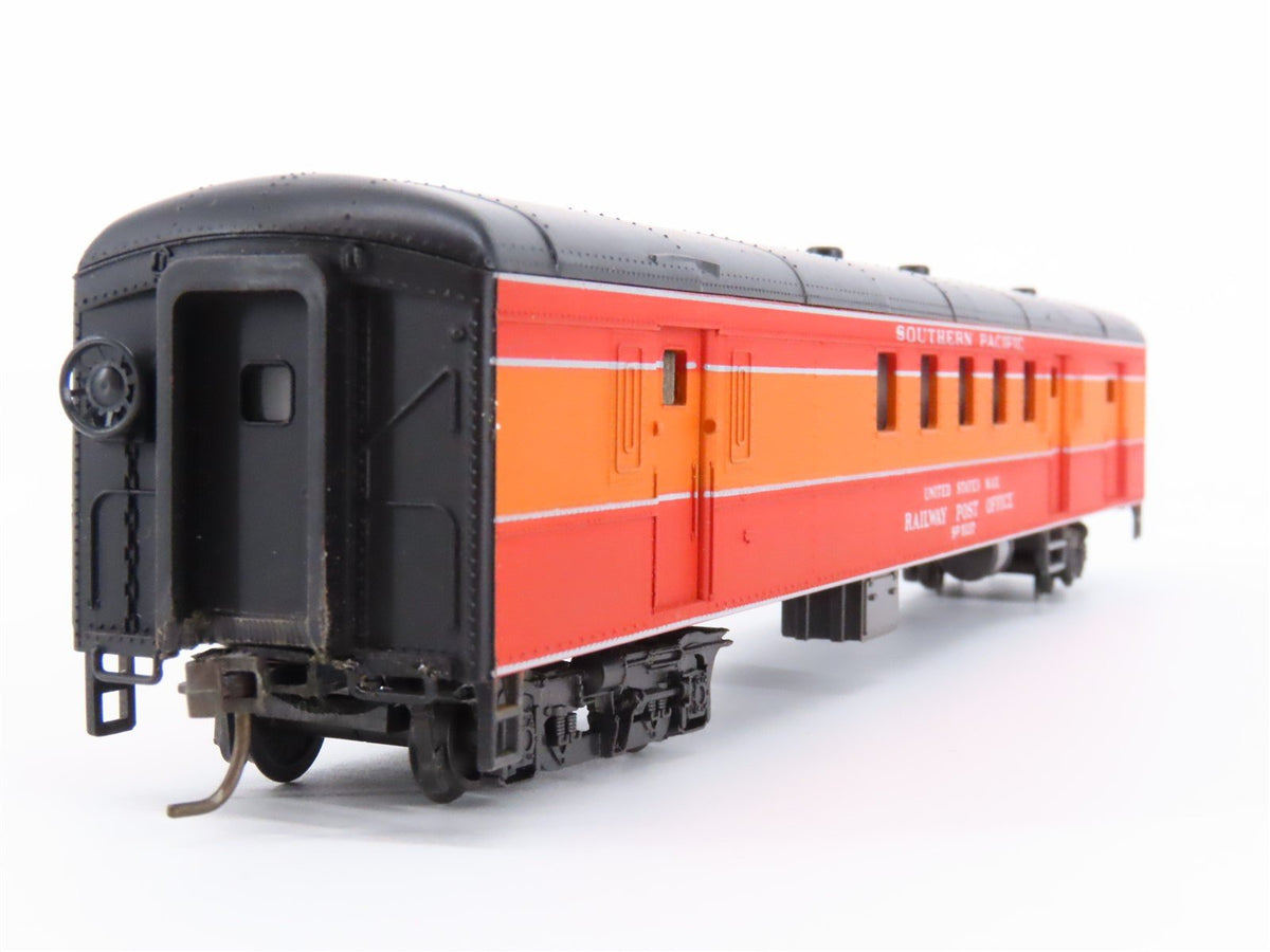 HO Scale AHM 6403-SP SP Southern Pacific Railroad 72&#39; RPO Passenger Car #5037