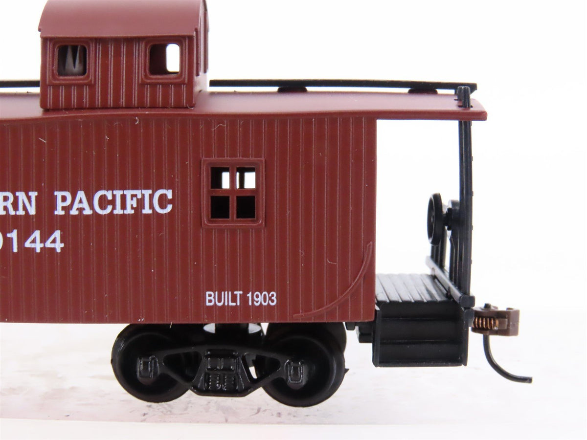 HO Scale Model Power SP Southern Pacific Railroad 32&#39; Wood Caboose #9144