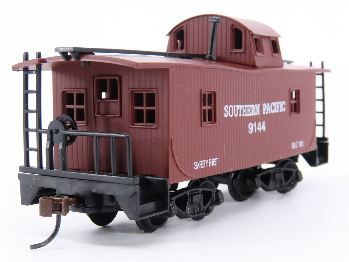 HO Scale Model Power SP Southern Pacific Railroad 32&#39; Wood Caboose #9144