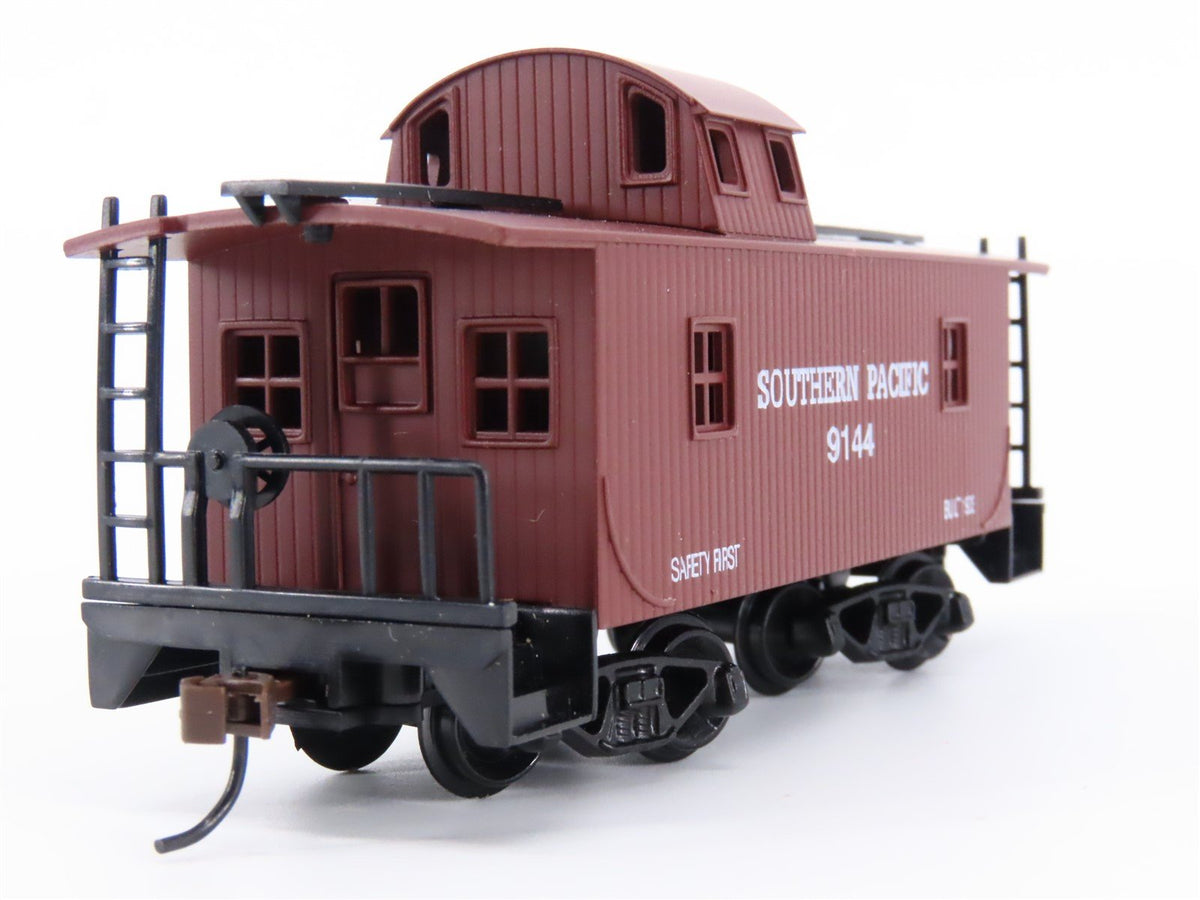 HO Scale Model Power SP Southern Pacific Railroad 32&#39; Wood Caboose #9144