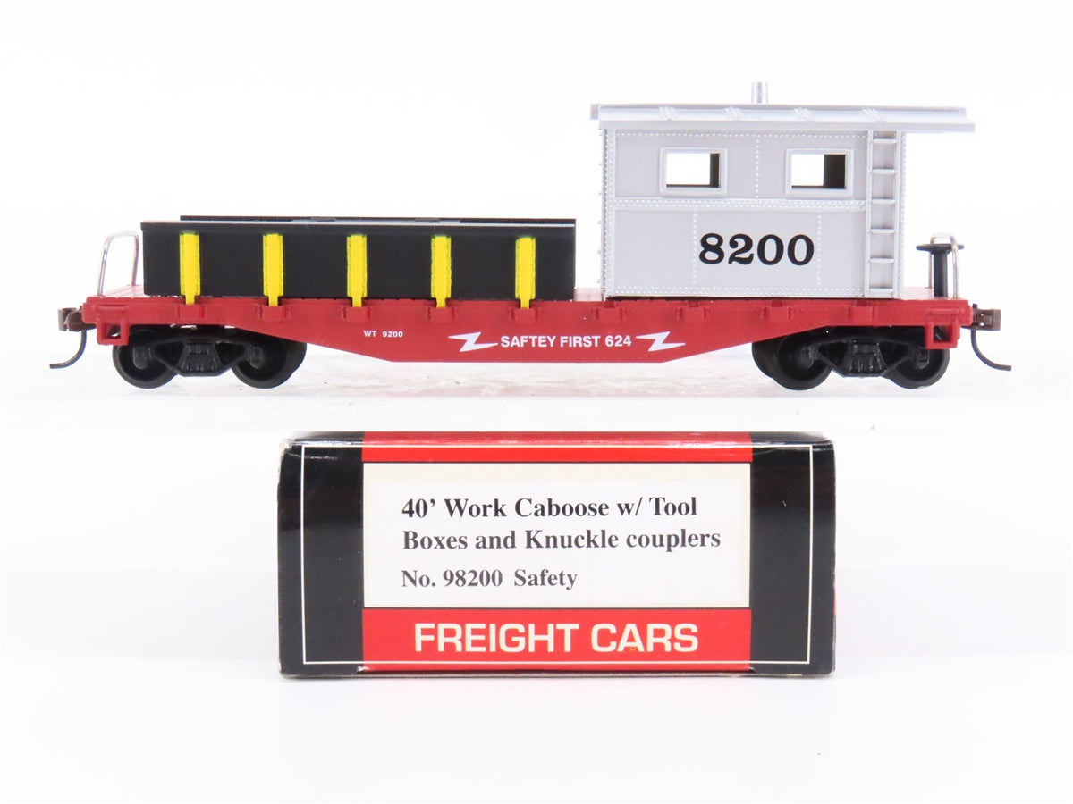 HO Scale Model Power 98200 Safety First 40&#39; Work Caboose #8200