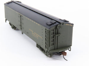 HO Scale Walthers 932-25494 PFE Pacific Fruit Express Reefer #794 #751 2-Pack