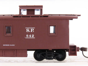 HO Scale Walthers 932-27601 SP Southern Pacific Wood Caboose #842 #735 2-Pack