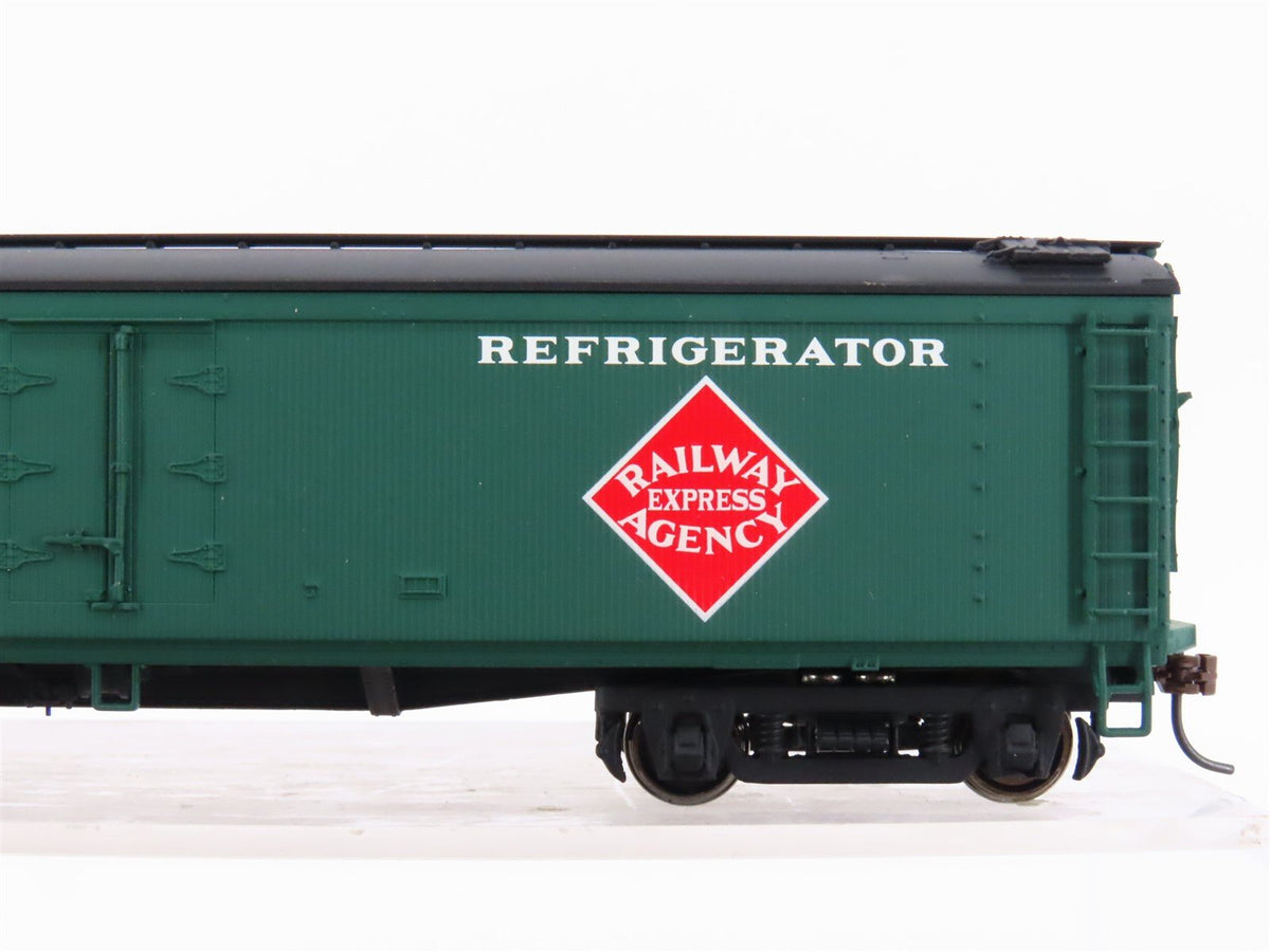 HO Scale Walthers 932-25471 REX Railway Express Agency Reefer #352 #406 2-Pack