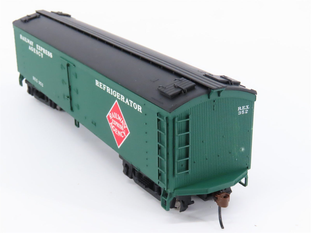 HO Scale Walthers 932-25471 REX Railway Express Agency Reefer #352 #406 2-Pack