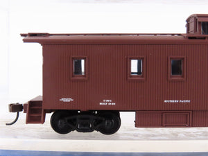 HO Scale Walthers 932-27601 SP Southern Pacific Caboose #842 #735 2-Pack