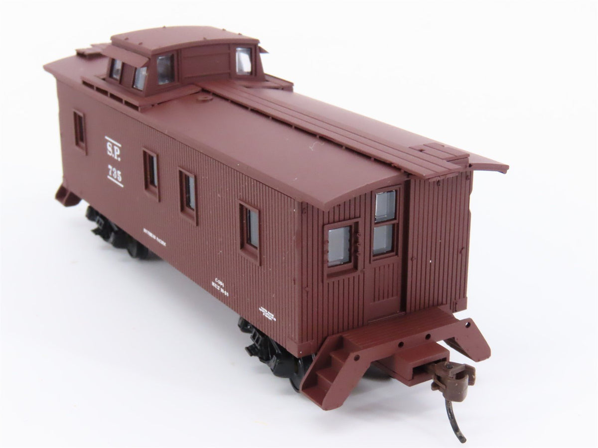 HO Scale Walthers 932-27601 SP Southern Pacific Caboose #842 #735 2-Pack