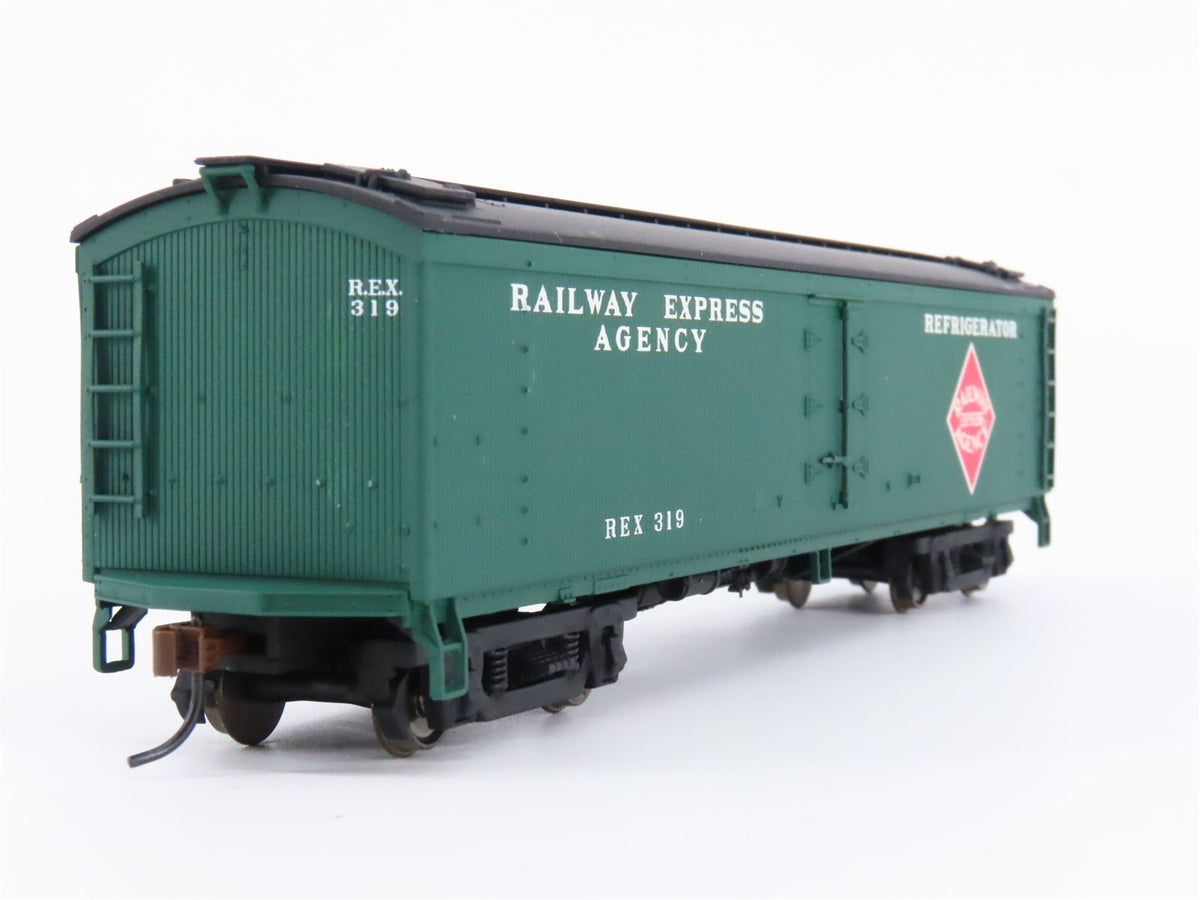 HO Scale Walthers 932-5471 REX Railway Express Agency Wood Reefer #319