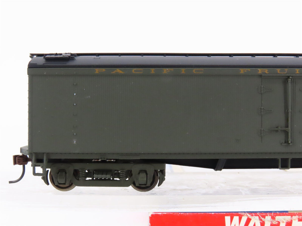 HO Scale Walthers 932-5472 PFE Pacific Fruit Express Wood Reefer #726