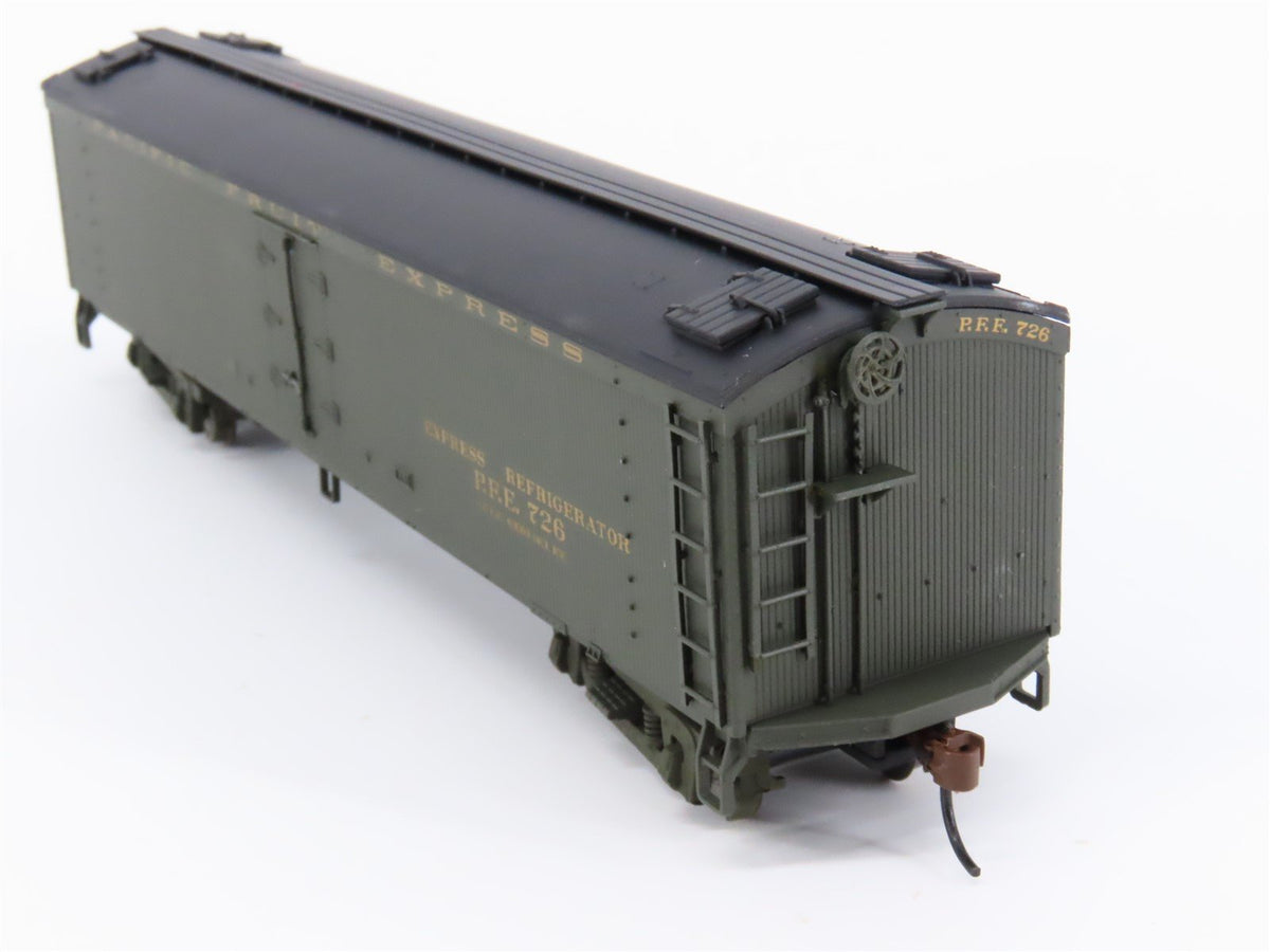 HO Scale Walthers 932-5472 PFE Pacific Fruit Express Wood Reefer #726