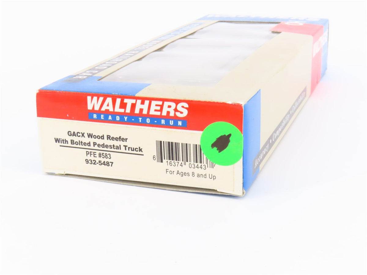 HO Scale Walthers 932-5487 PFE Pacific Fruit Express Wood Reefer #583