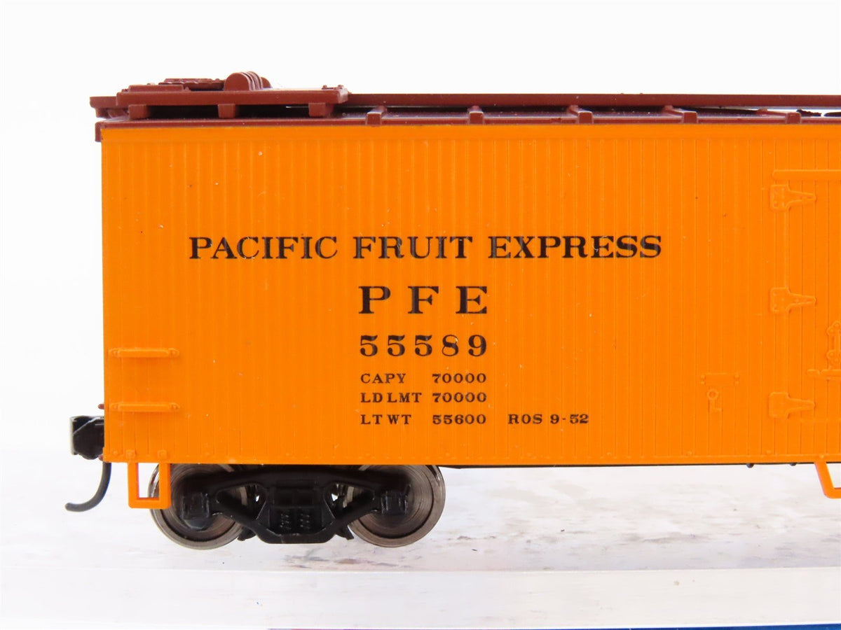 HO Scale Walthers Mainline 910-3655 PFE Pacific Fruit Express 40&#39; Reefer #55589