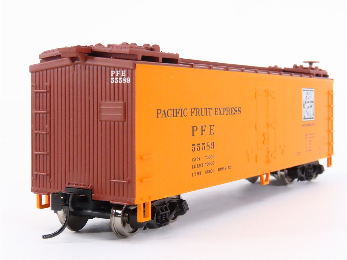 HO Scale Walthers Mainline 910-3655 PFE Pacific Fruit Express 40&#39; Reefer #55589