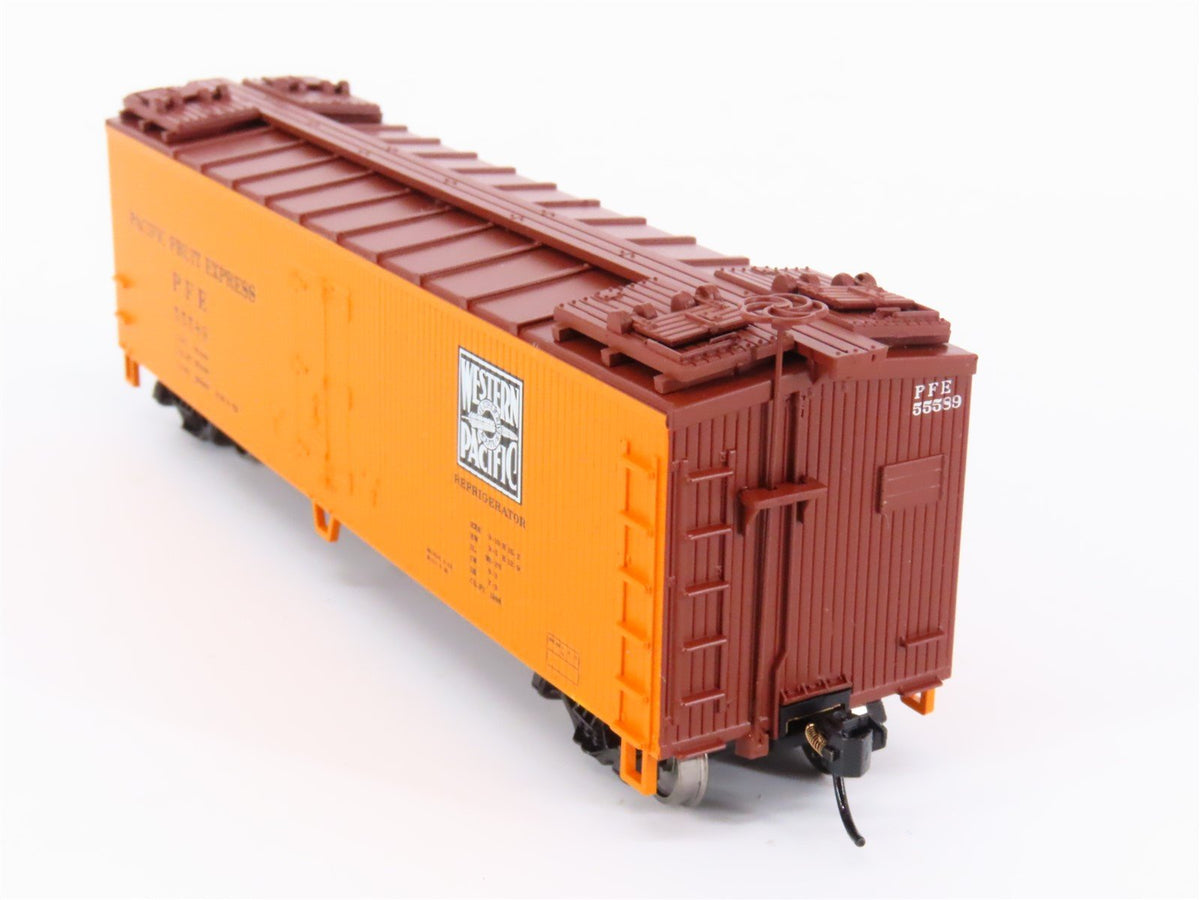 HO Scale Walthers Mainline 910-3655 PFE Pacific Fruit Express 40&#39; Reefer #55589