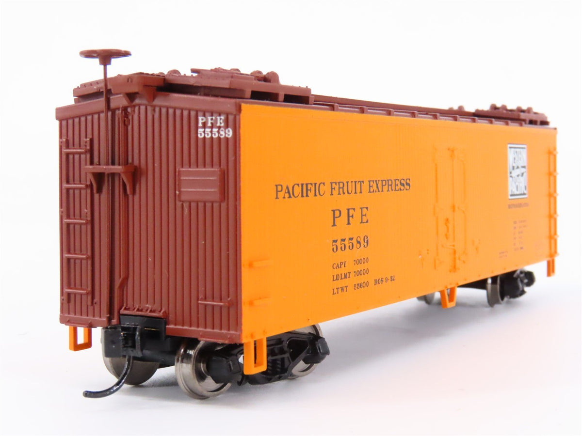 HO Scale Walthers Mainline 910-3655 PFE Pacific Fruit Express 40&#39; Reefer #55589