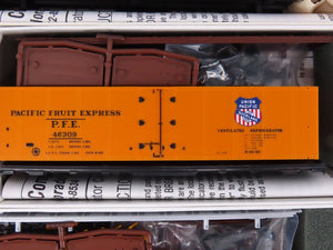 LOT of 9 HO Scale Freight InterMountain WFE/PFE/ART/SHPX Reefer & Tank Car Kits