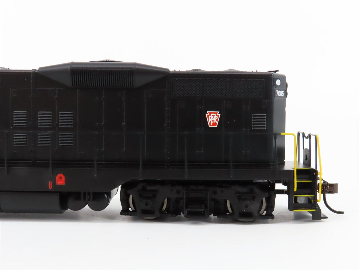 HO Scale Bachmann 62808 PRR Pennsylvania EMD GP9 Diesel #7085 w/ DCC