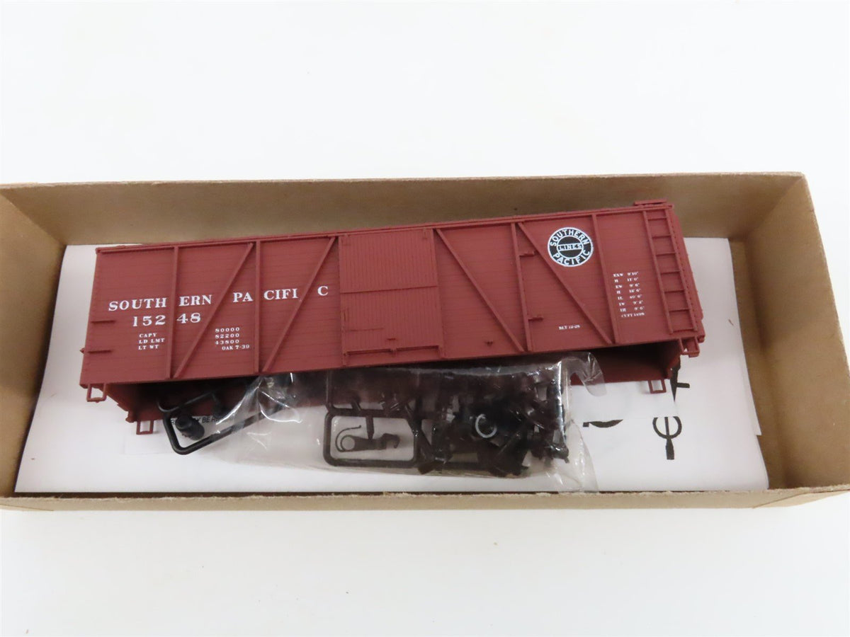 Lot of 10 HO Scale Accurail Kits T&amp;P PFE SP Data &amp; Undecorated Freight Cars