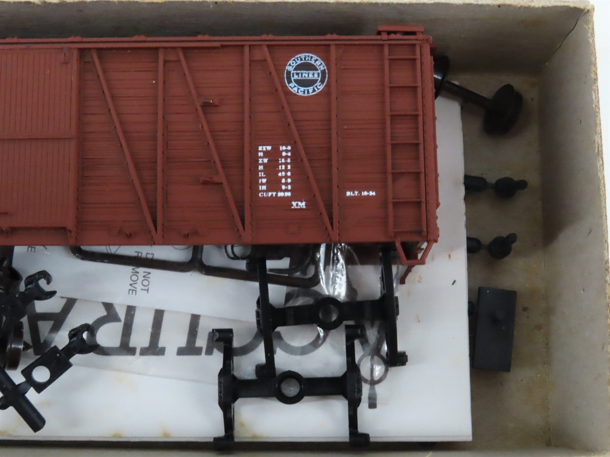 Lot of 10 HO Scale Accurail Kits SP &amp; PFE Box Cars &amp; Reefers