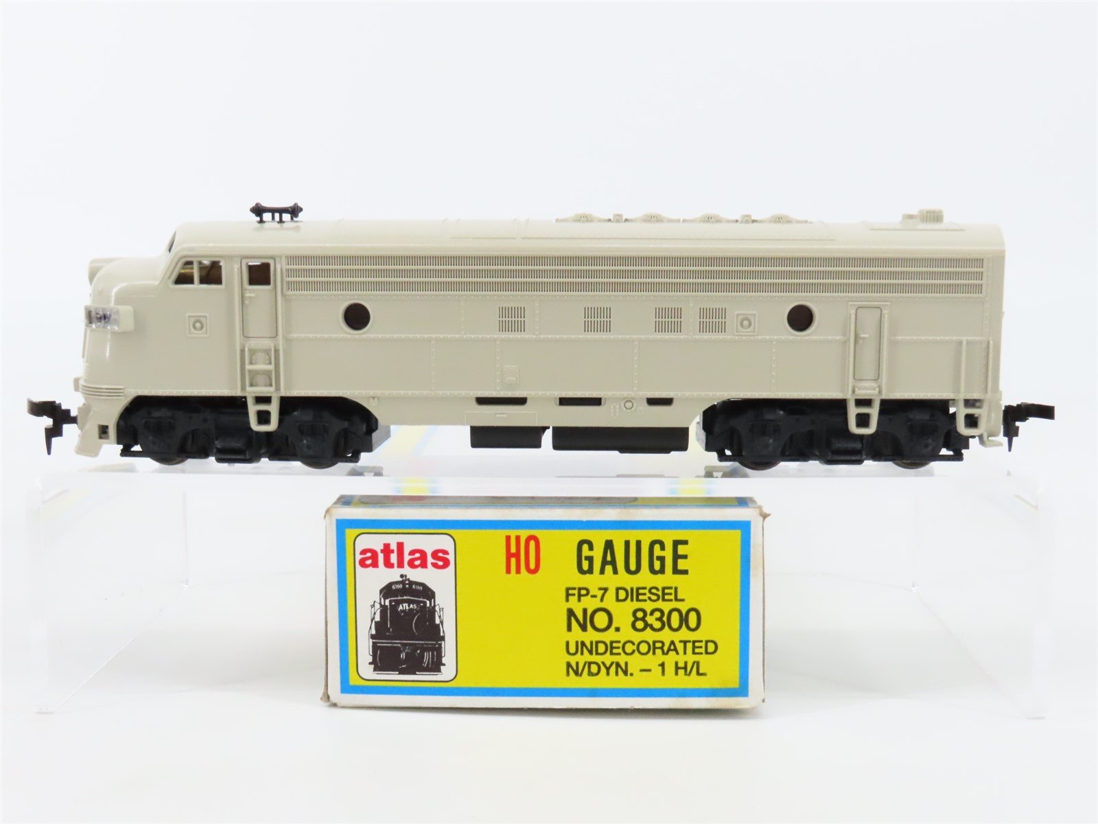 HO Scale Atlas 8300 Undecorated EMD FP7 Diesel Locomotive