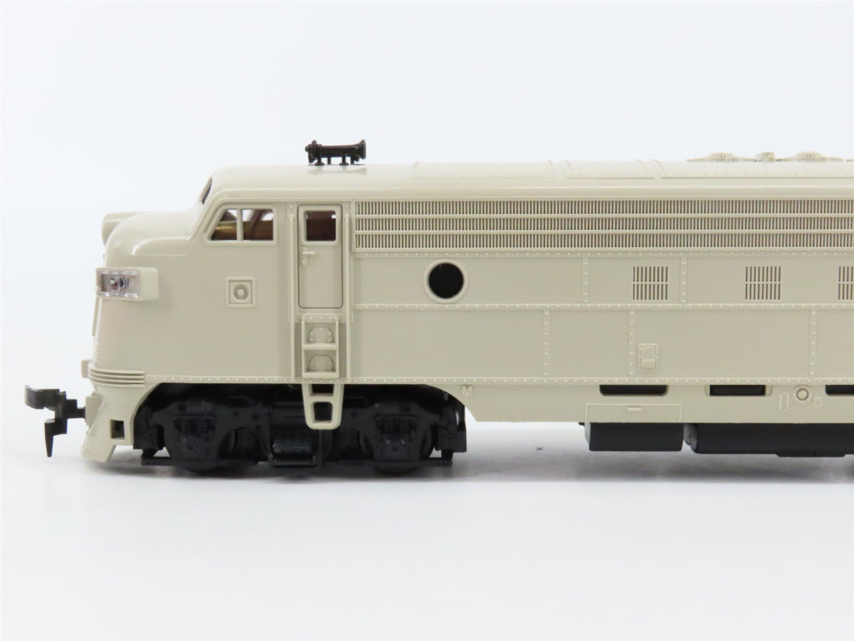 HO Scale Atlas 8300 Undecorated EMD FP7 Diesel Locomotive