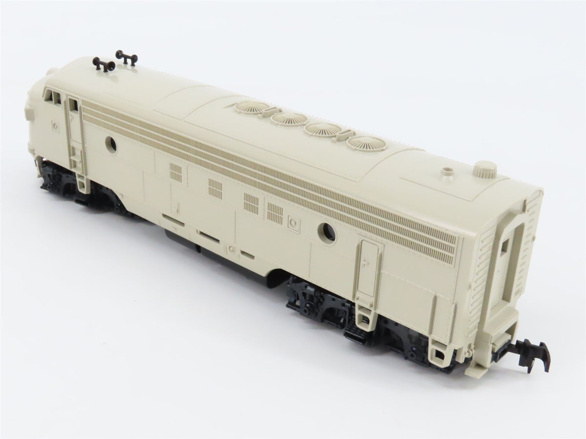 HO Scale Atlas 8300 Undecorated EMD FP7 Diesel Locomotive