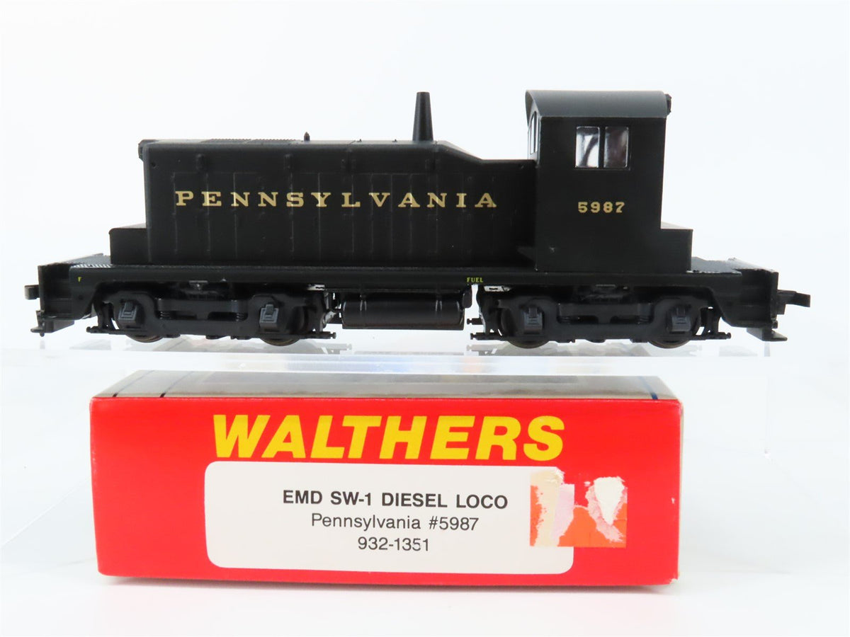 HO Scale Walthers 932-1351 PRR Pennsylvania EMD SW-1 Diesel Switcher #5987